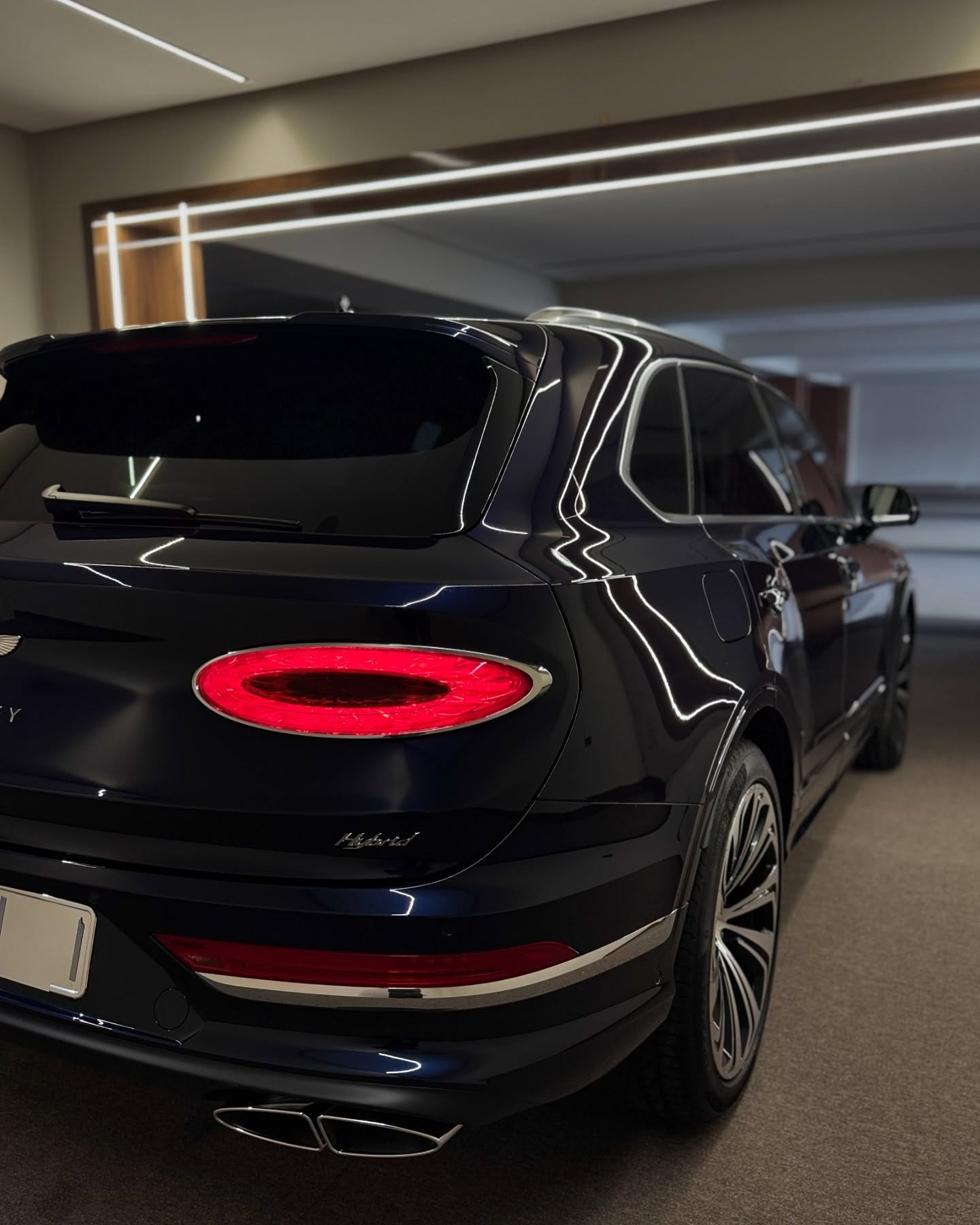 Bentley Bentayga Azure Edition